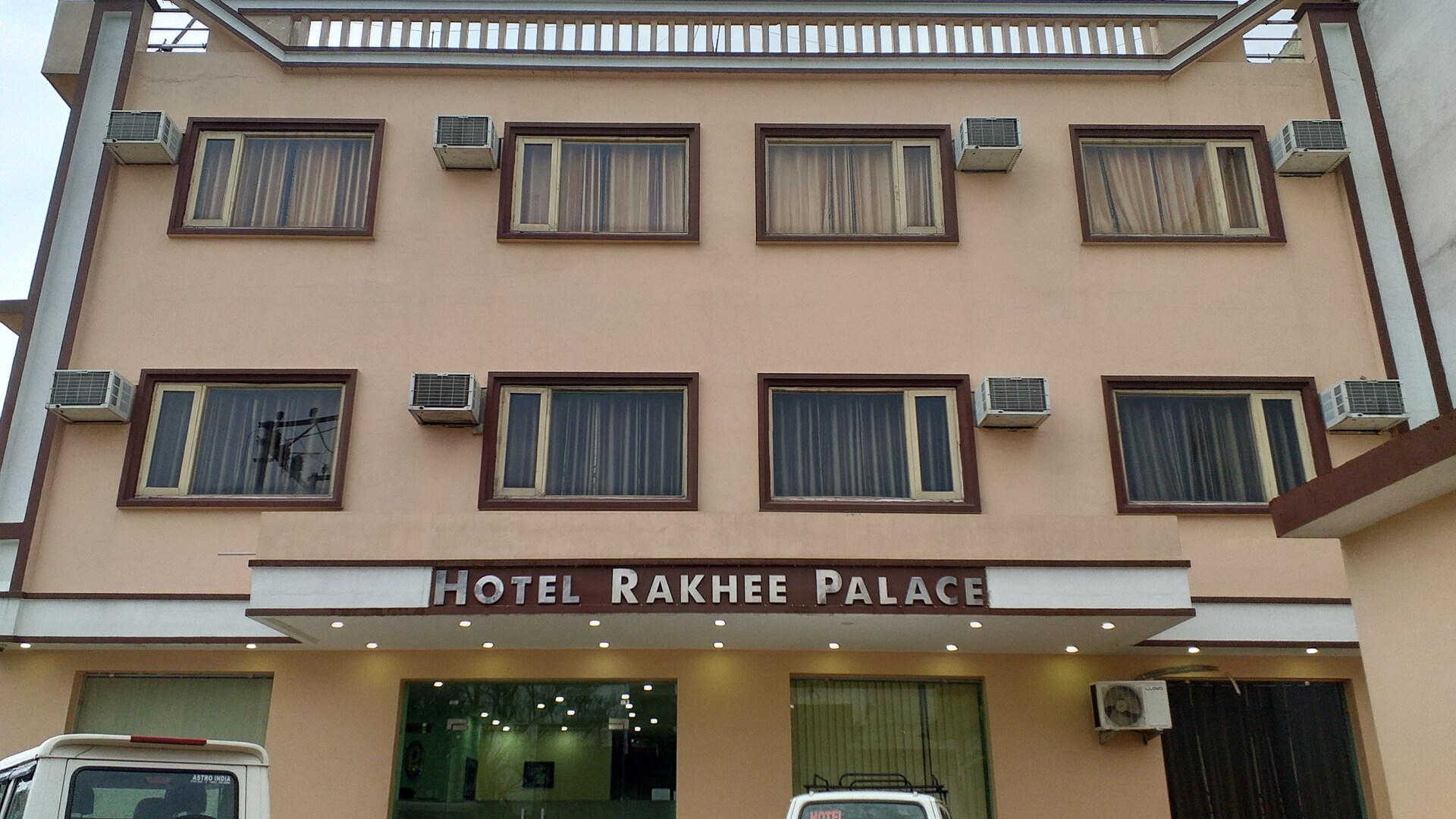 Hotel Rakhee Palace